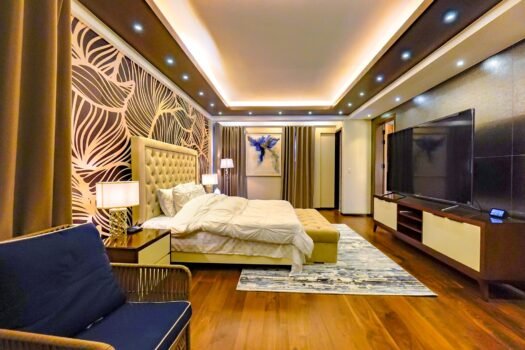 Luxurious Living in Parañaque City: 6BR House and Lot for Sale